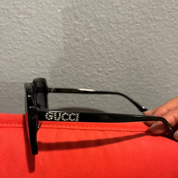 WOMEN’S SUNGLASSES. AUTHENTIC
MODEL: GG0728SA 001 - Picture 11 of 14